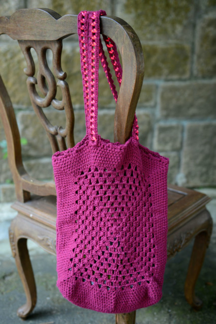 A Glammed-up crocheted shopper kit | stylebriefHongKong